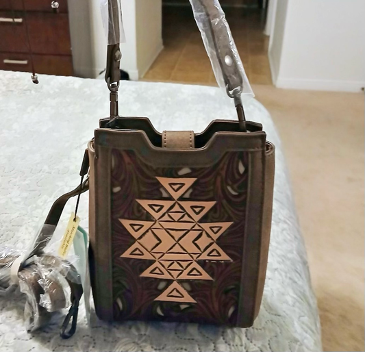 Trinity Ranch Aztec Crossbody 🤎